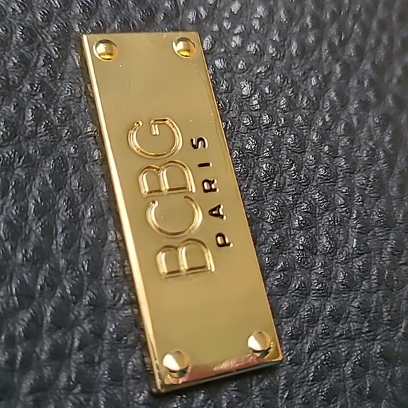 BCBG Paris Crossbody Bag ❤️ - Picture 8 of 8